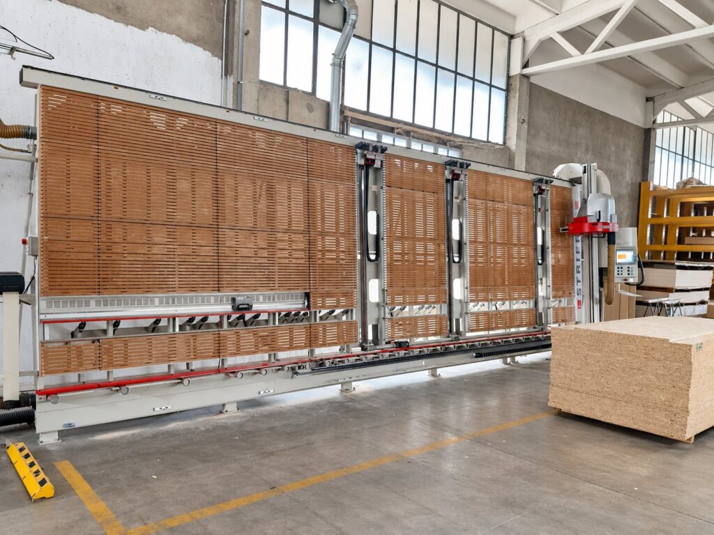 Sezionatrice verticale Striebig 4D 8224 in pronta consegna